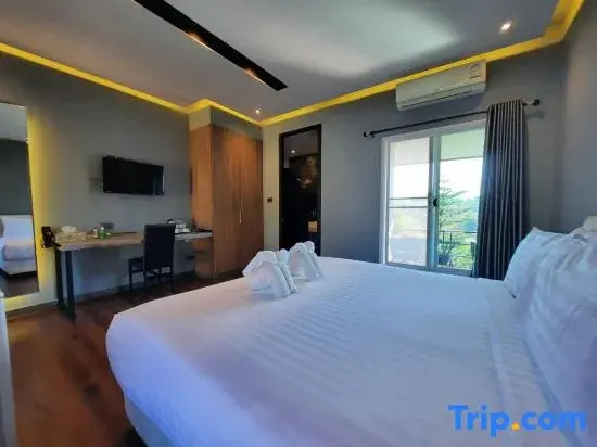 Deluxe Double Villa with garden view (full double bed)