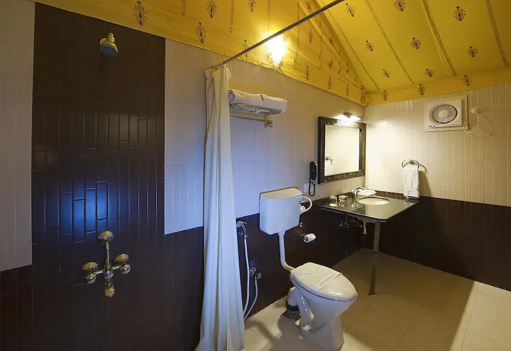 Deluxe Double room with balcony (full double bed)