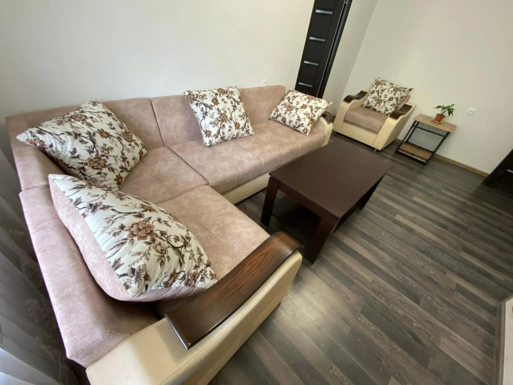 Lovely 2-bedroom apartment near AYB school