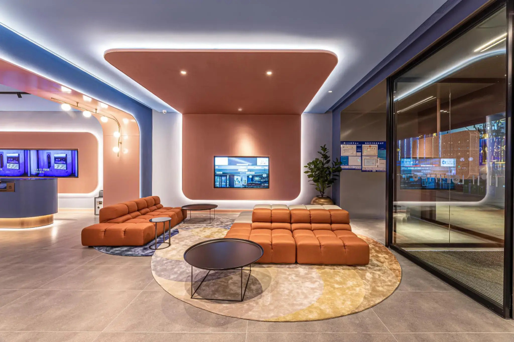 Lobby & Reception