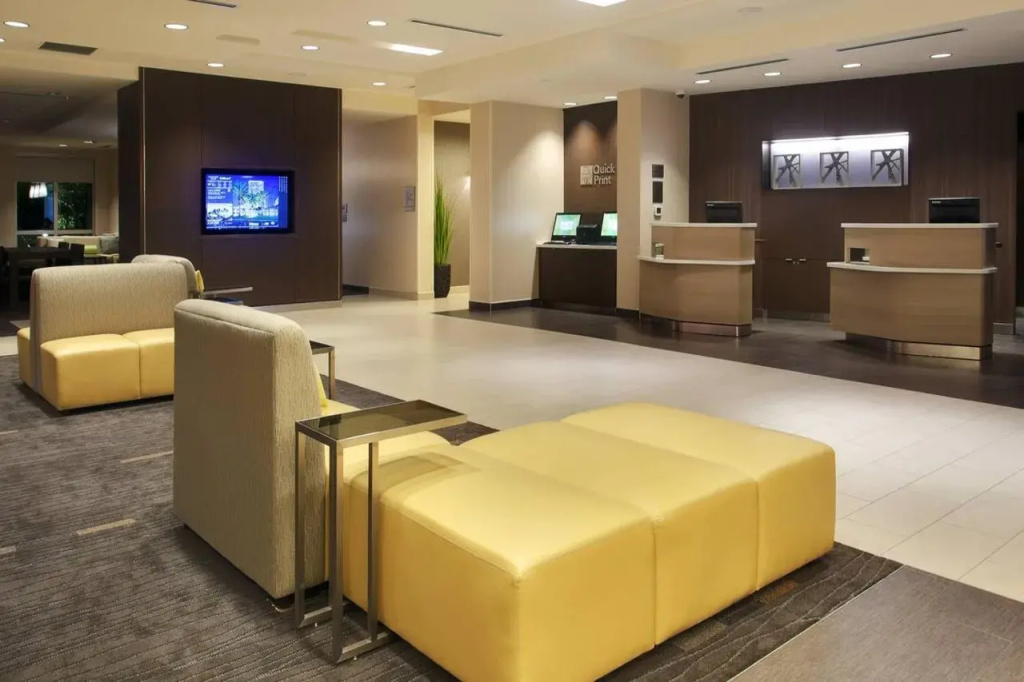 Lobby & Reception