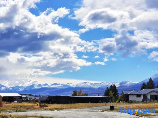 Tekapo Stars Among Clouds Suite