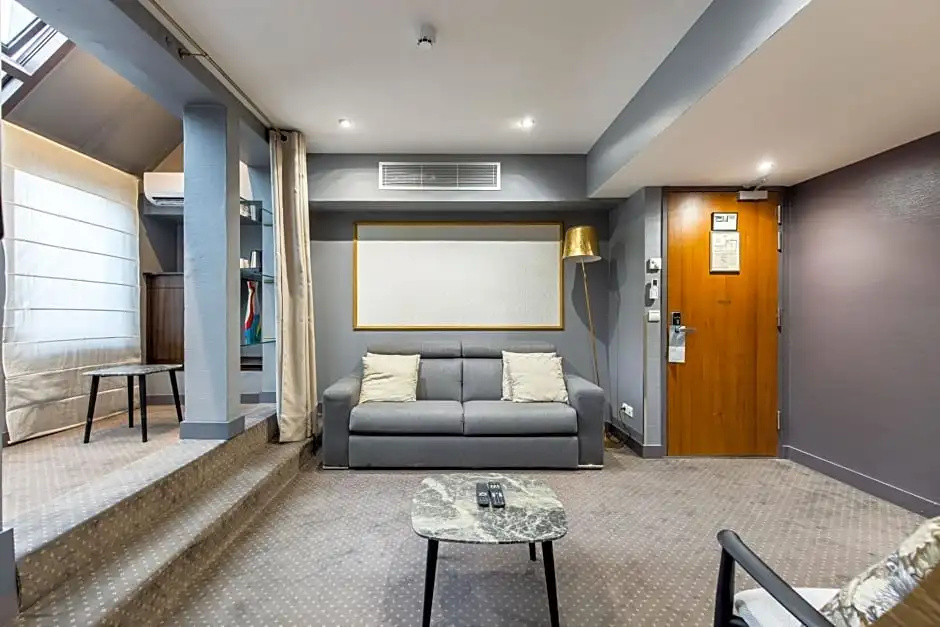 Le Pera Hotel 100
