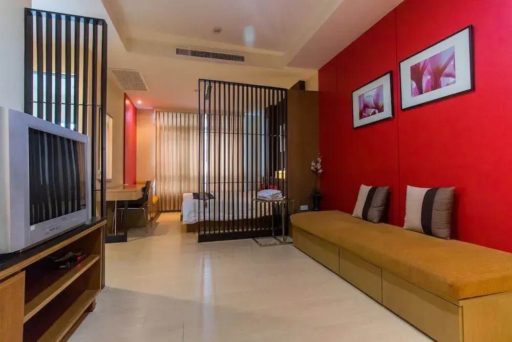 Deluxe Double Studio with balcony (full double bed)