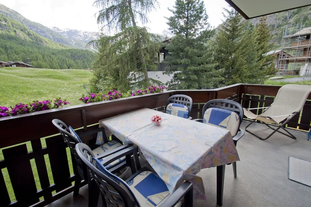 1 Bedroom Apartment with balcony