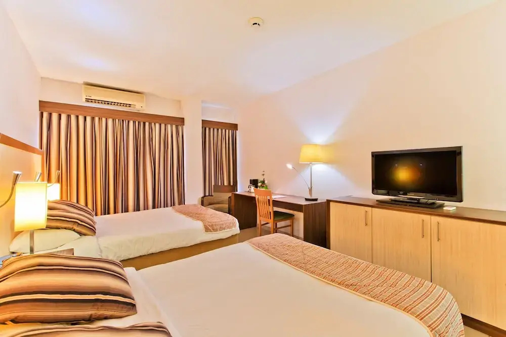 Standard Triple room