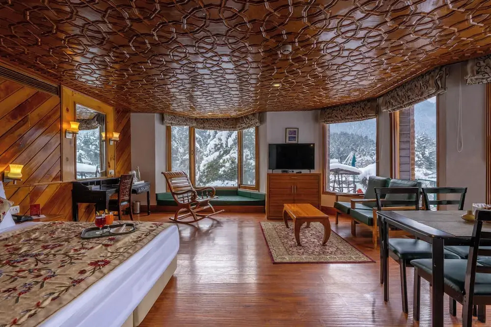 Deluxe Suite with river view