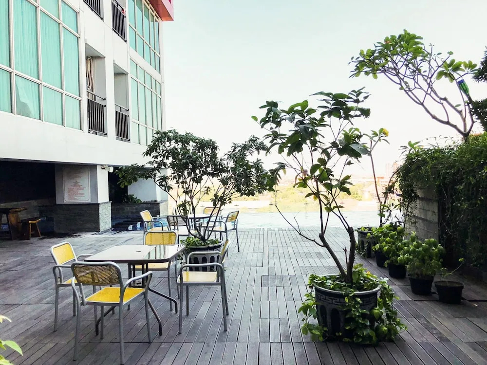 Homey 2BR Apartment at Tamansari Papilio