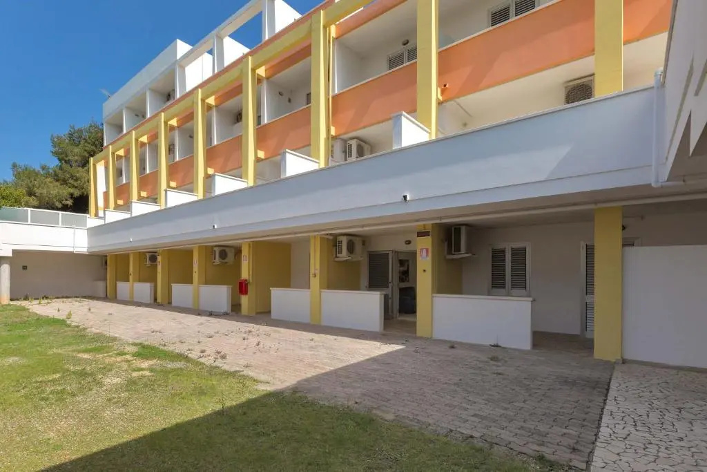 1 Bedroom Basement Apartment