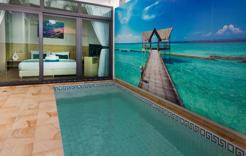 Вилла с 3 комнатами с балконом в Tropicana Pool Villa