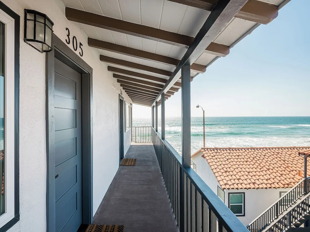 Double Suite with ocean view (full double bed)