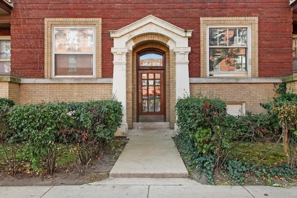 Feel at Home 2BR Apt - Buckingham 3