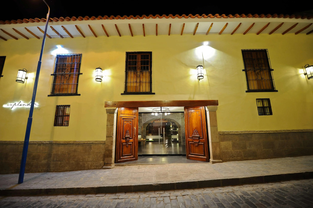 Lobby & Reception