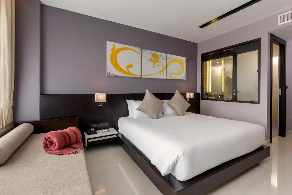 Deluxe Double room (full double bed)