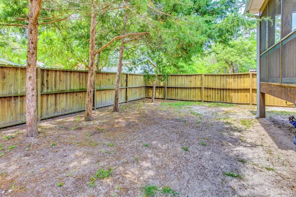 Beachy Oak Island Family Home - 1 Mi to Ocean!