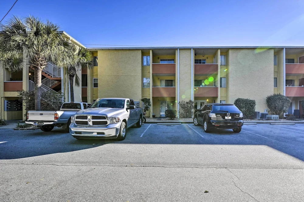 Waterfront Mary Esther Condo w/ Kayaks!