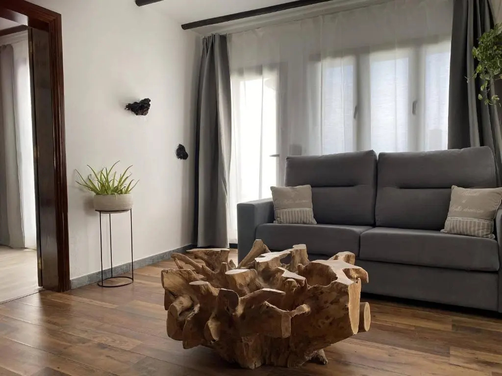 Standard Double room with balcony (full double bed)