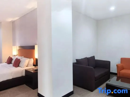 Premium Double Suite with river view (full double bed)