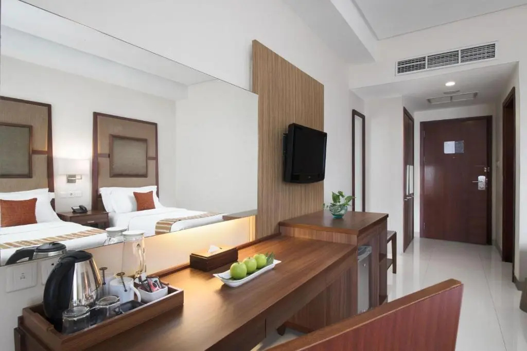 Deluxe Double room with sea view (full double bed)