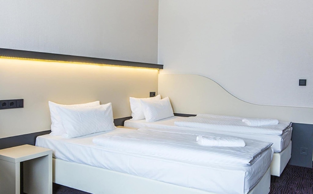 Dietrich-Bonhoeffer-Hotel picture