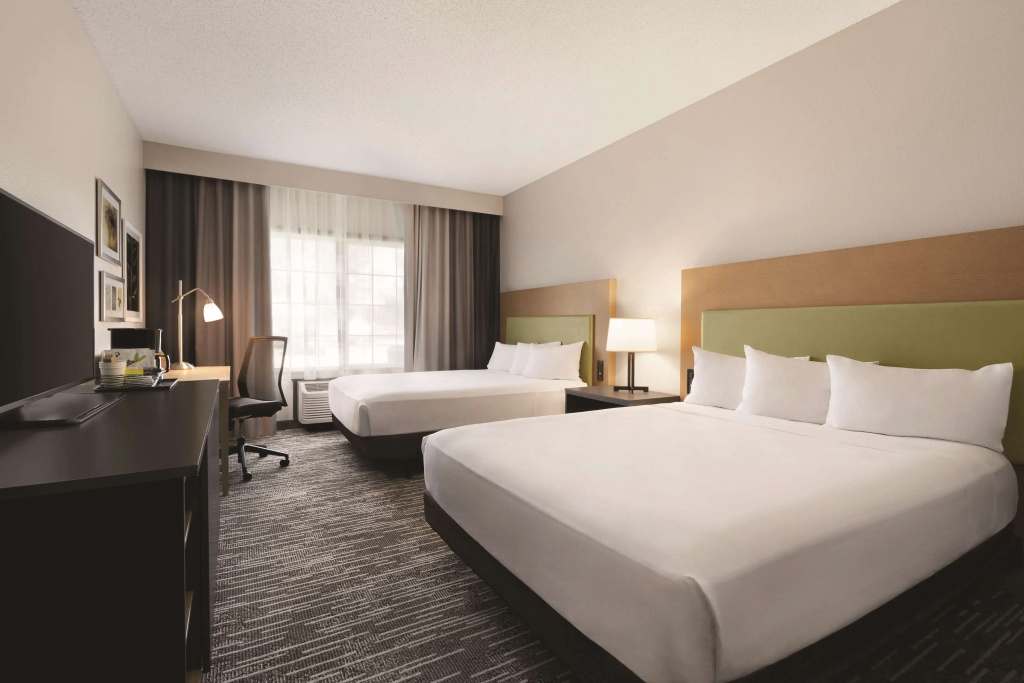 Country Inn & Suites by Radisson, Detroit Lakes, MN