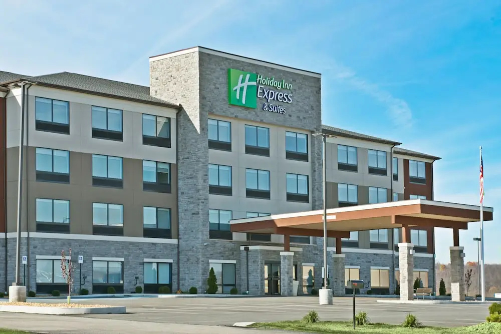 Holiday Inn Express & Suites Uniontown
