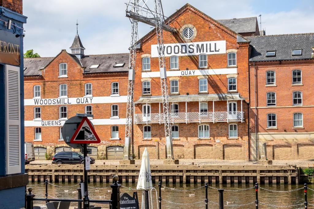 30 Woodsmill Quay