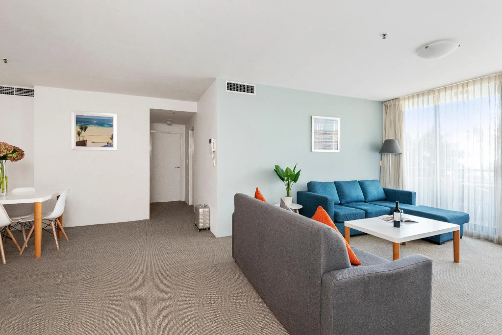 2 Bedrooms Apartment