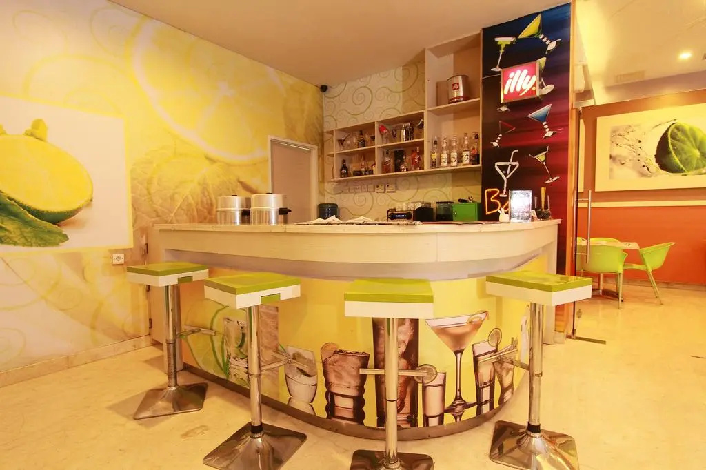 Food & Beverage