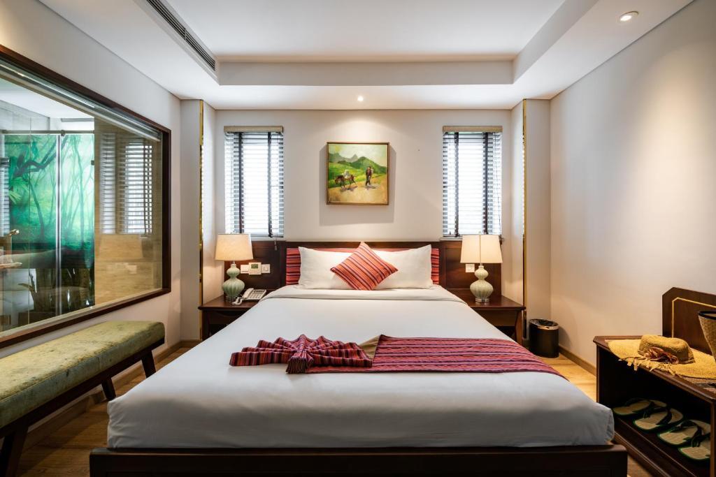 Au Lac Legend Hotel
