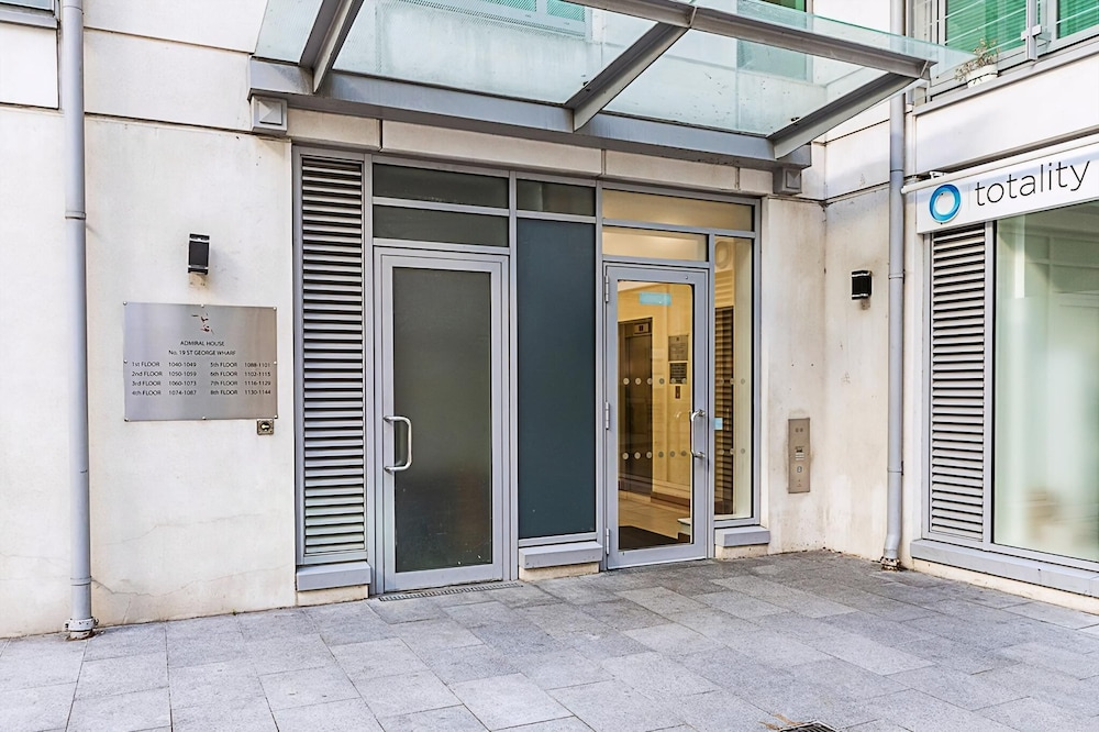 Modern and Minimalist Flat in Vauxhall