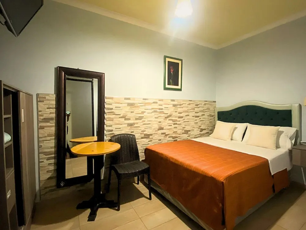 Economy room