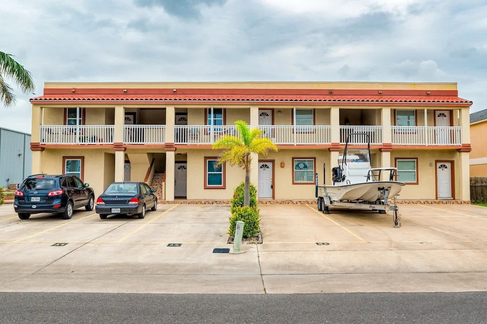 South Padre W/ Pool 2 Bedroom Condo