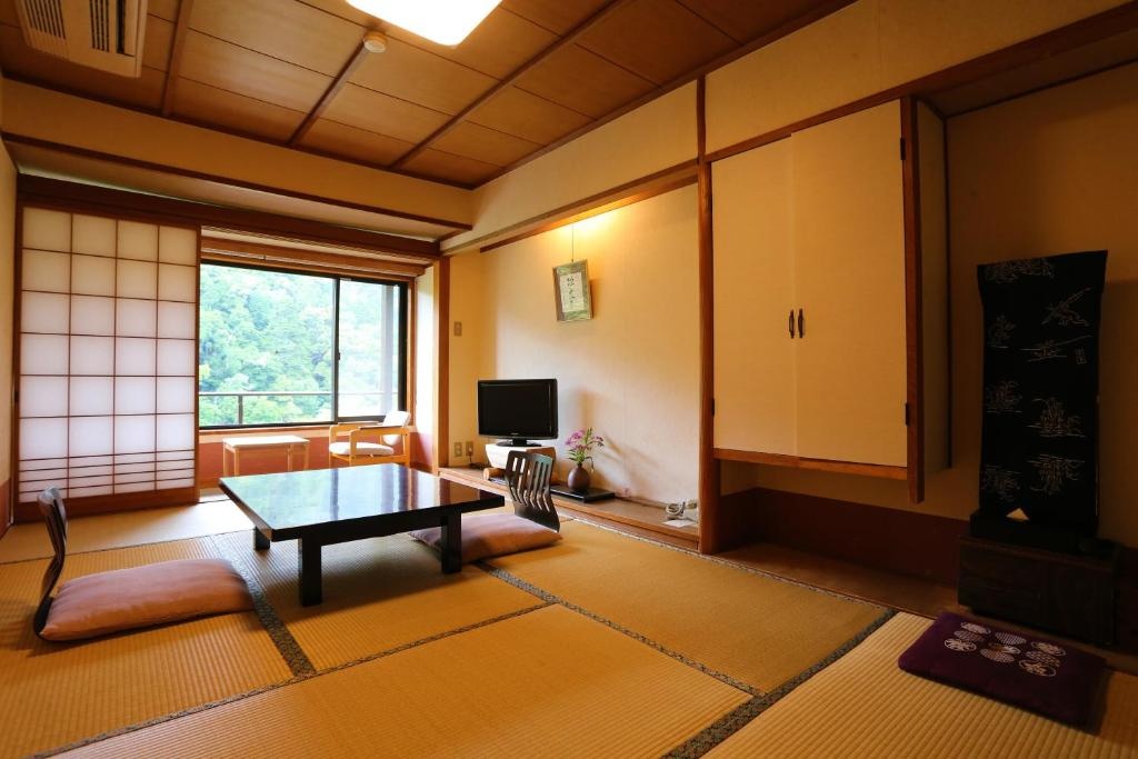 Momijiya Honkan Takao Sansou Ryokan 사진 14
