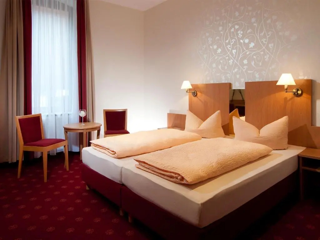 Standard Double room with courtyard view full double bed