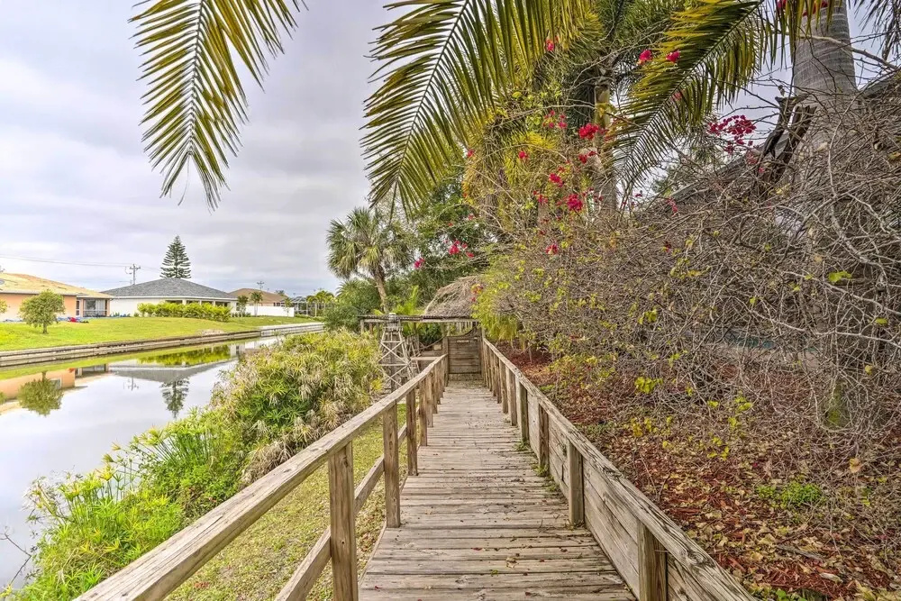 Canalfront Cape Coral Escape - ADA Friendly!