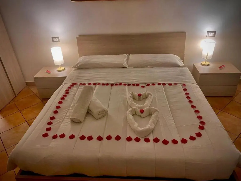 1 Bedroom Double Cottage full double bed