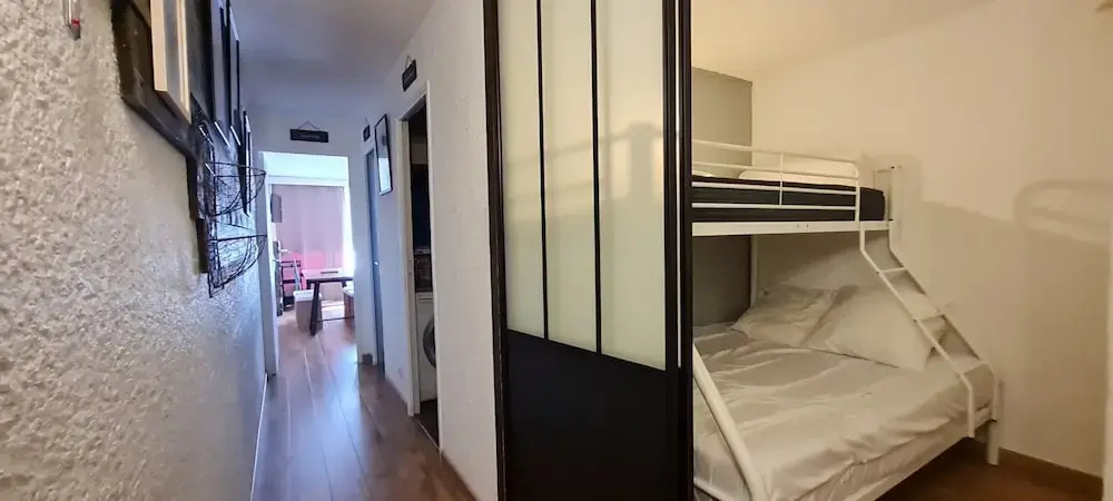 Voir la photo 1 — Prime Location With Amenities