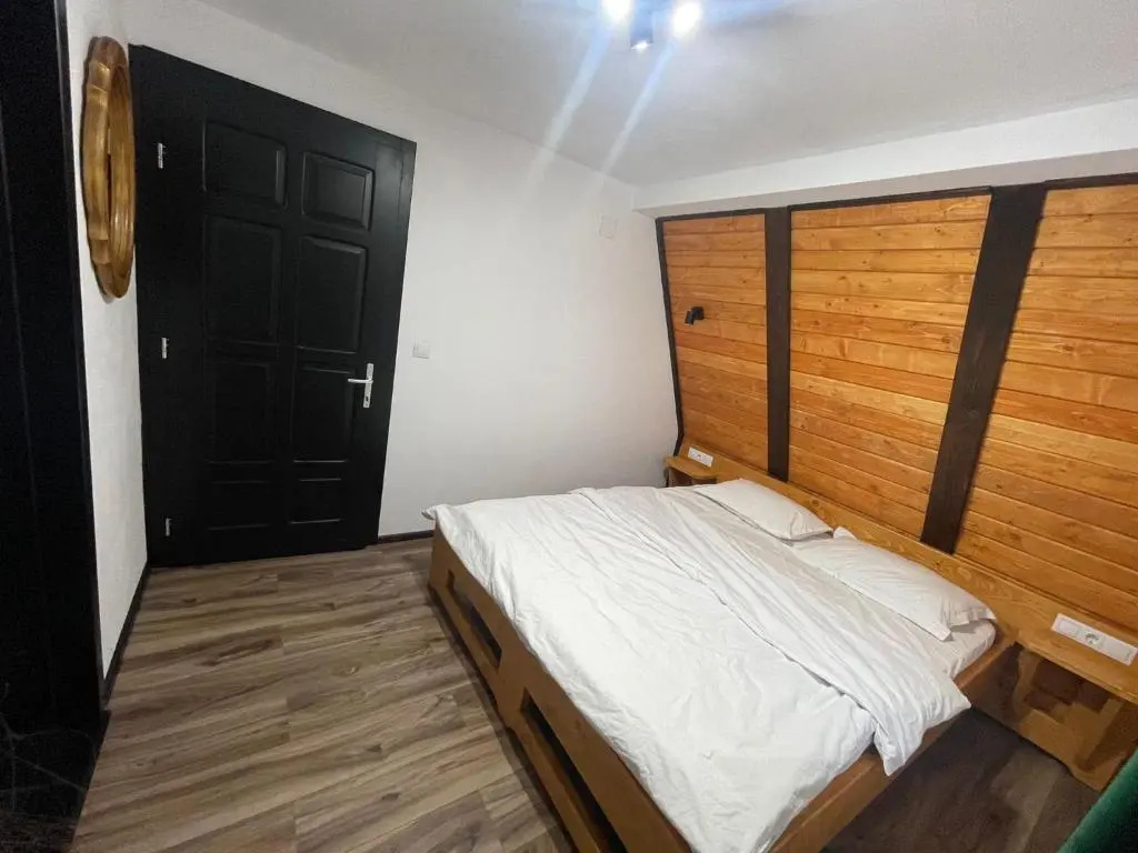 2 Bedrooms Chalet