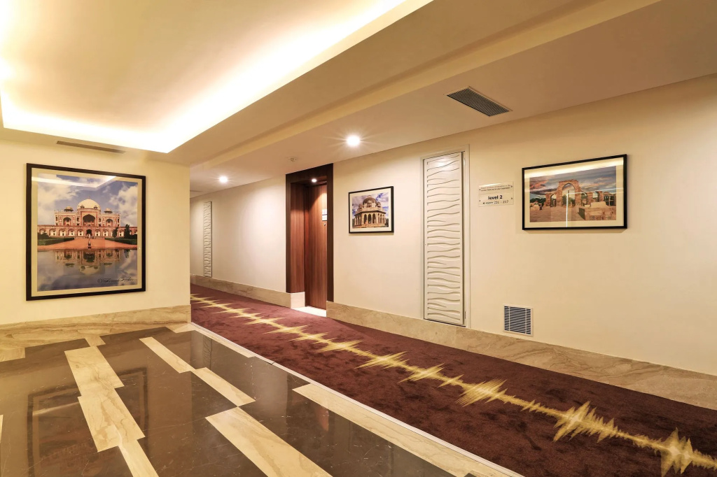 Lobby & Reception