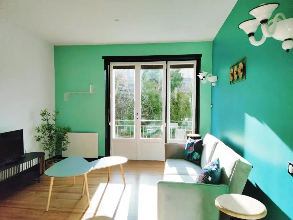 2 Bedrooms Apartment