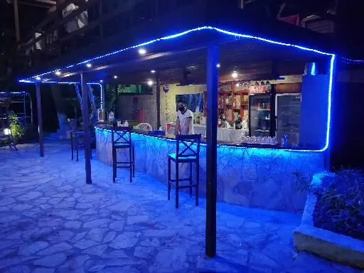 Food & Beverage