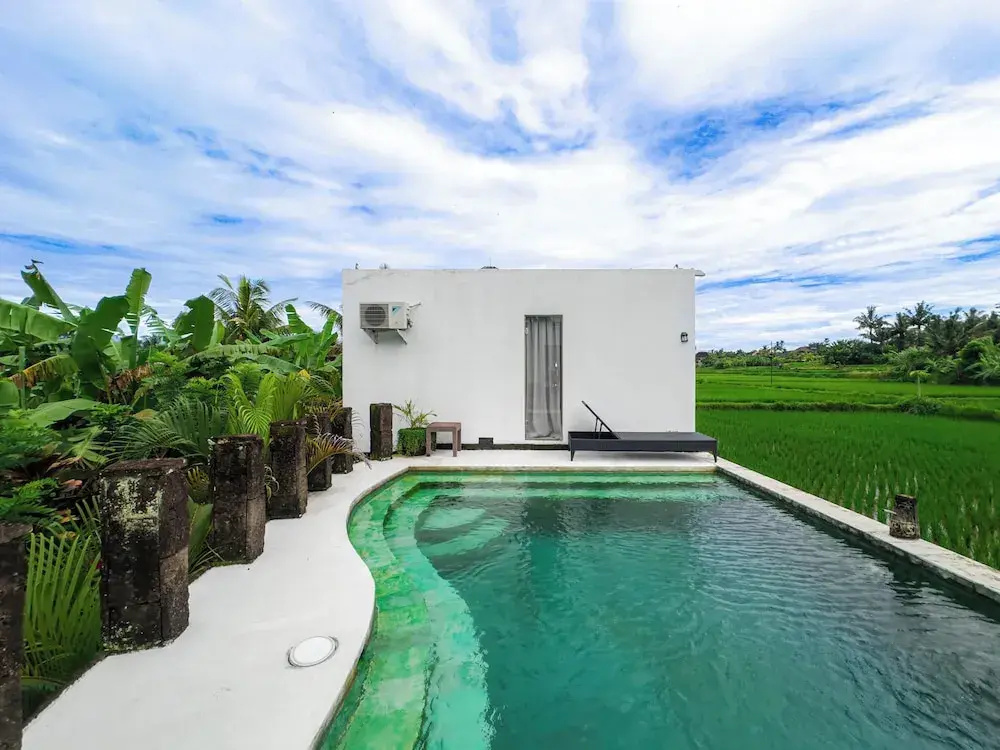 2 Bedrooms Villa