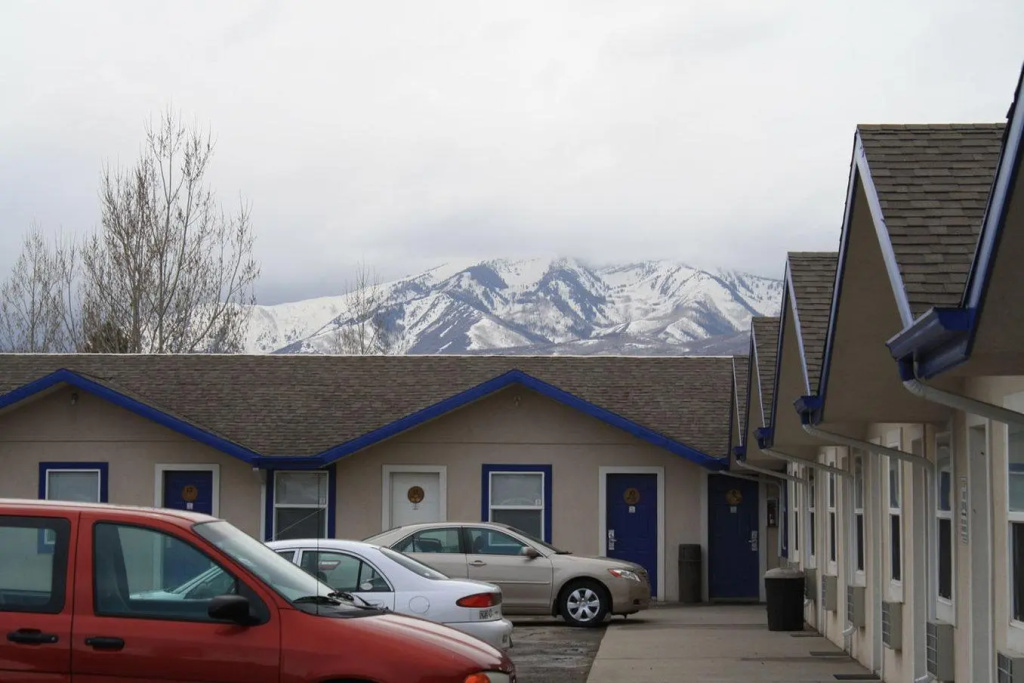 Mac's Motel