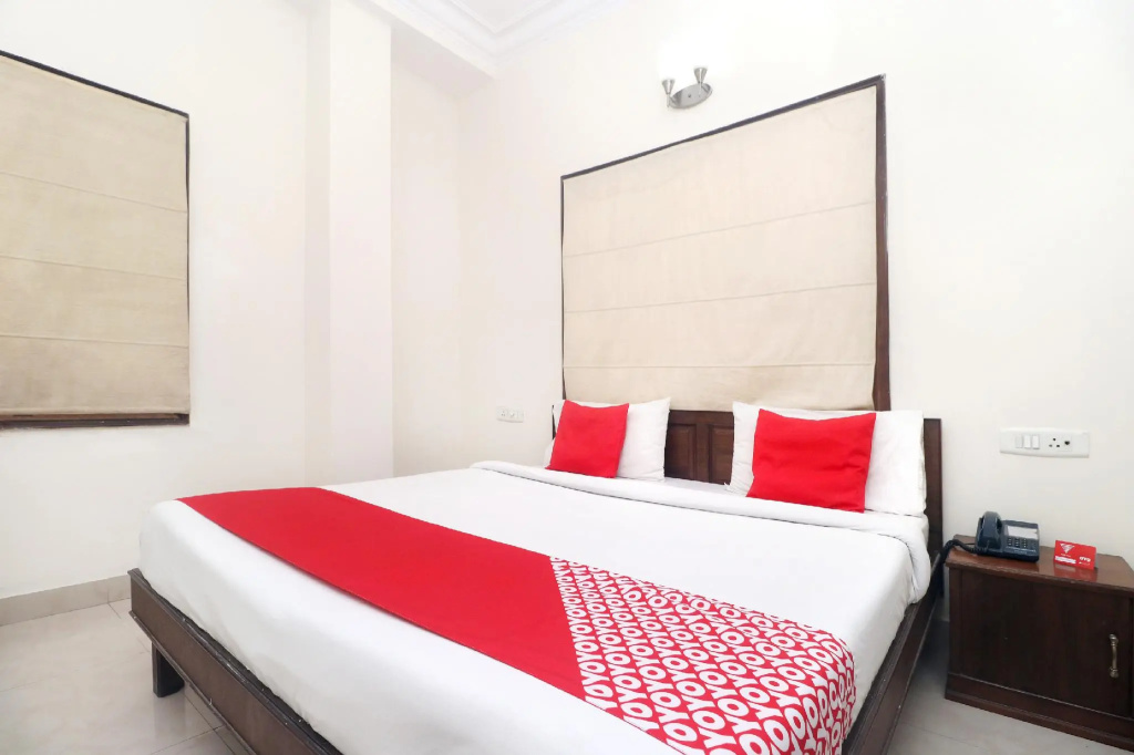 Classic Double room (full double bed)