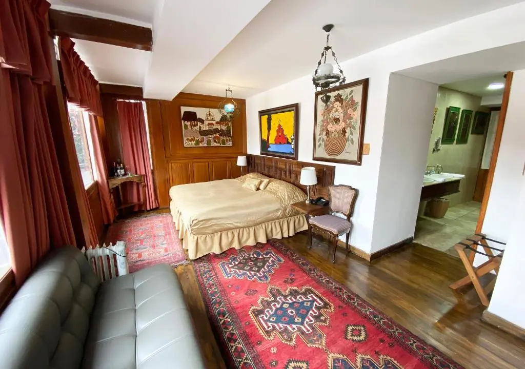 Deluxe Double room (full double bed)