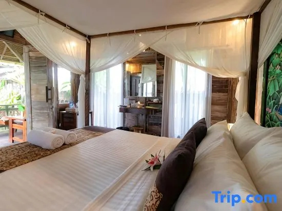 Wooden Bungalow - 10 minute from Ubud Center