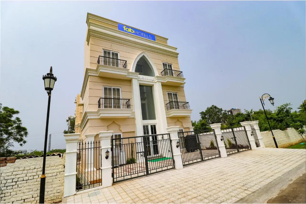 Fabhotel K9 Villa
