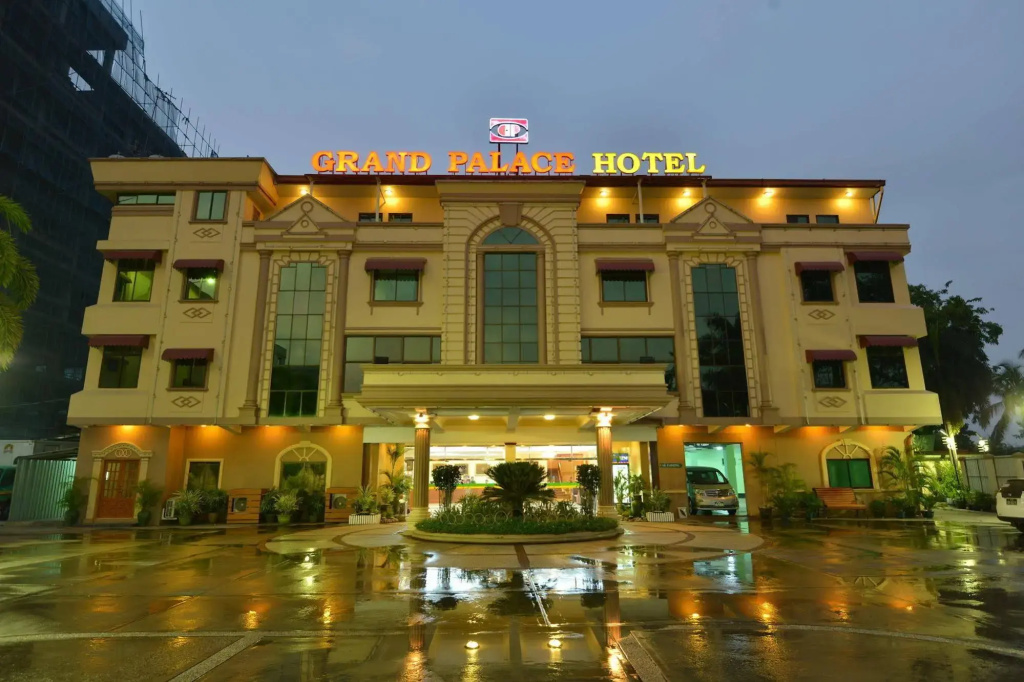 Grand Palace Hotel