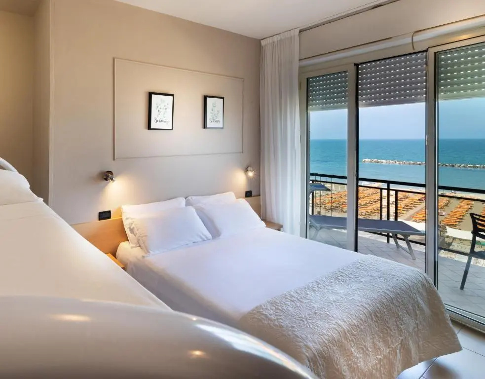 Comfort Double room with sea view (full double bed)